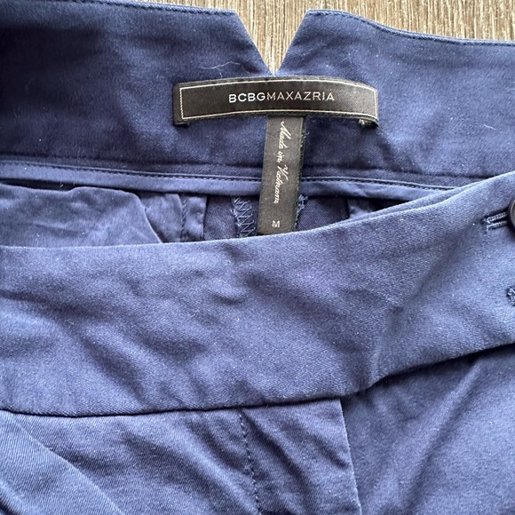 Shorts - Picture 2 of 3